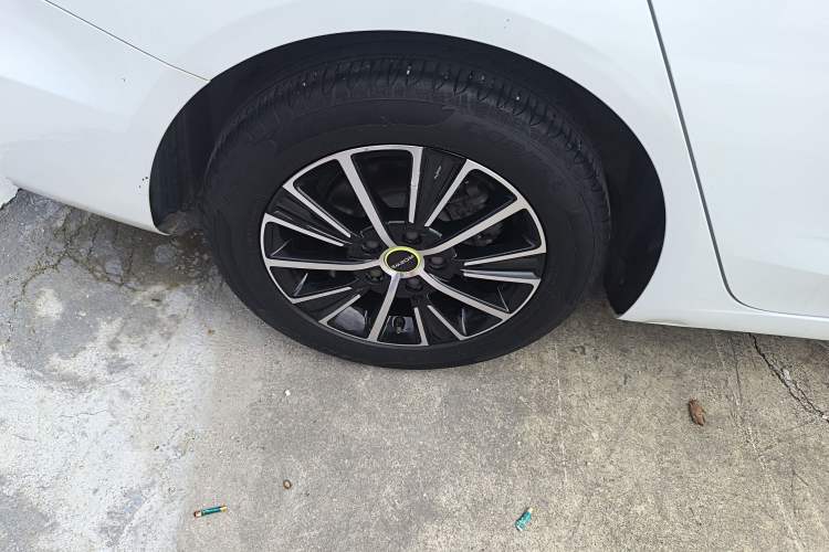 Used Roewe i5 2021 1.5L CVT Platinum Edition Right Rear Wheel Hub