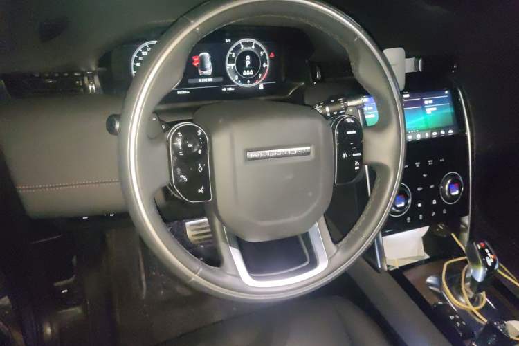 Used Land Rover Discovery Sport 2021 249 PS R-Dynamic S Performance Edition Steering Wheel