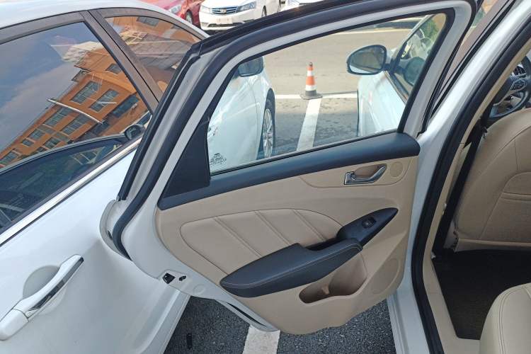 Used Chery Arrizo 7 2015 1.6L CVT ZhiShang Edition