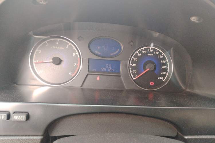 Used Geely Auto Classic Emgrand 2013 Hatchback 1.5L Manual Elite Model