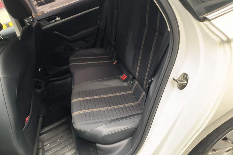 Used Volkswagen Lavida 2019 1.5L Automatic Vision Edition China VI Standard Left Rear Seat