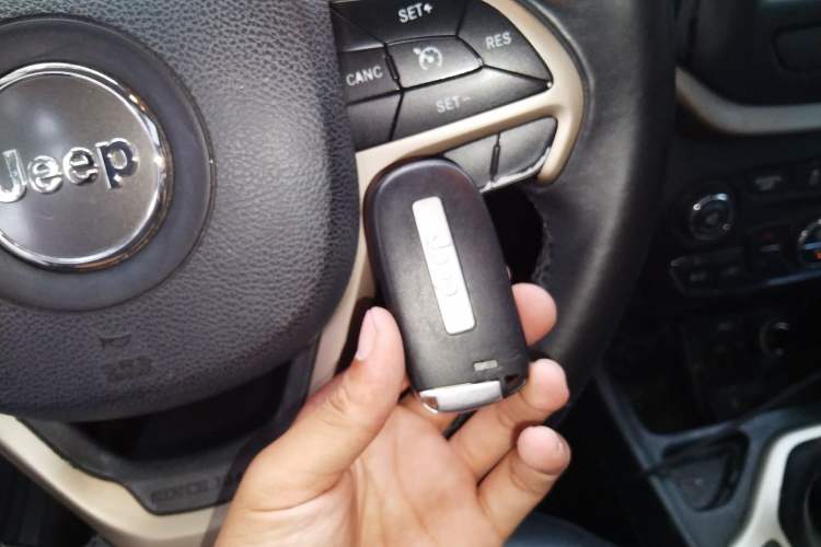 Used Jeep Cherokee 2017 2.0L Superior Edition