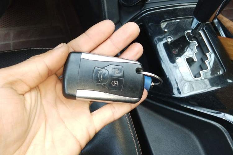 Used Geely Auto GX9 2014 2.4L Automatic Two-Wheel Drive Prestige Version Vehicle Key