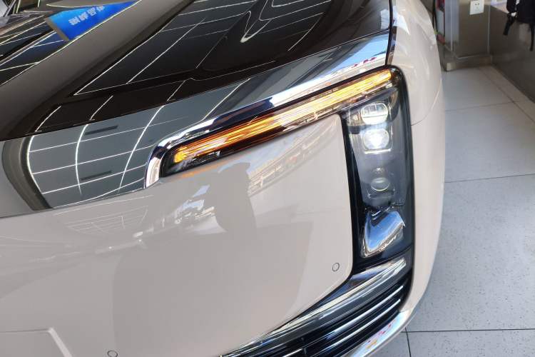 Used Hima S800 2025 Model, Range-Extended Starlight Premium Edition, 5 Seats
