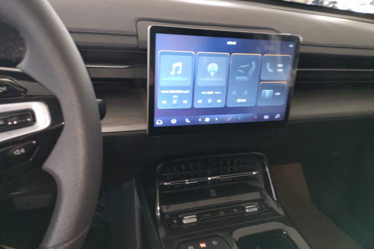 Used Wuling Xingguang 2024 Co-creation Edition 150 Standard Model Audio And AC Panel