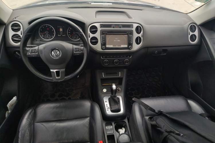 Used Volkswagen Tiguan 2015 1.8TSI Automatic Two-Wheel Drive Luxury Model Center Console