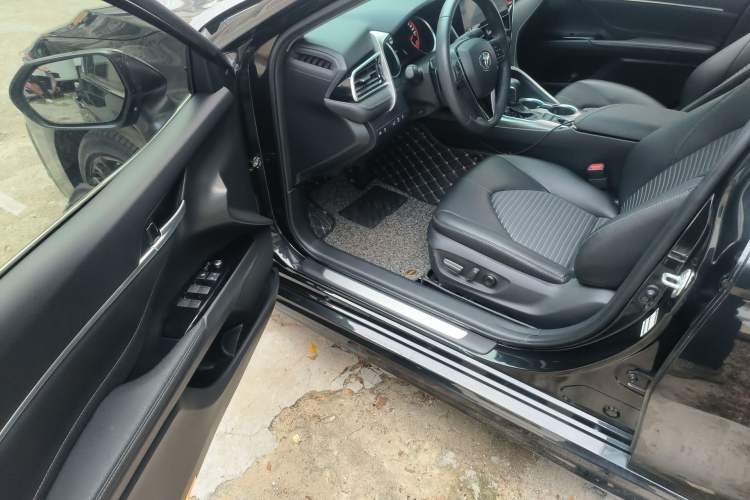 Used Toyota Camry 2022 2.0S Knight Edition Driver Seat