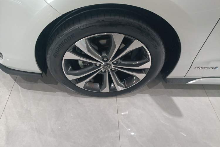 Used Toyota Granvia 2023 2.5L Hybrid Flagship VIP Edition