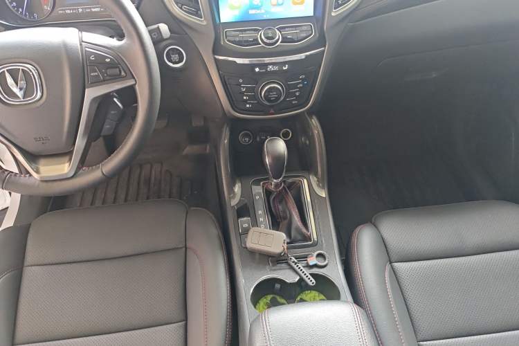 Used CHANGAN CS75 2017 Shangkui Edition 1.5T Automatic Fengxiang Model Gear Lever