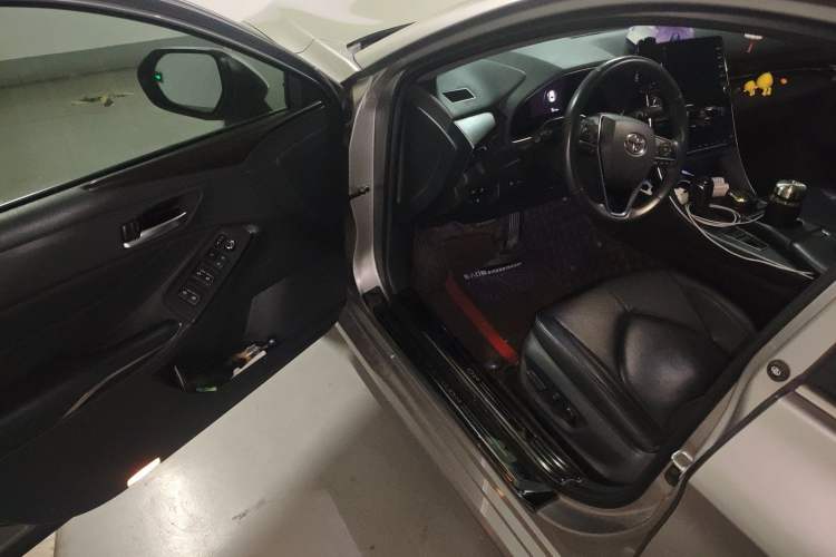 Used Toyota Avalon 2019 2.0L Luxury Edition China VI Standard Driver Seat