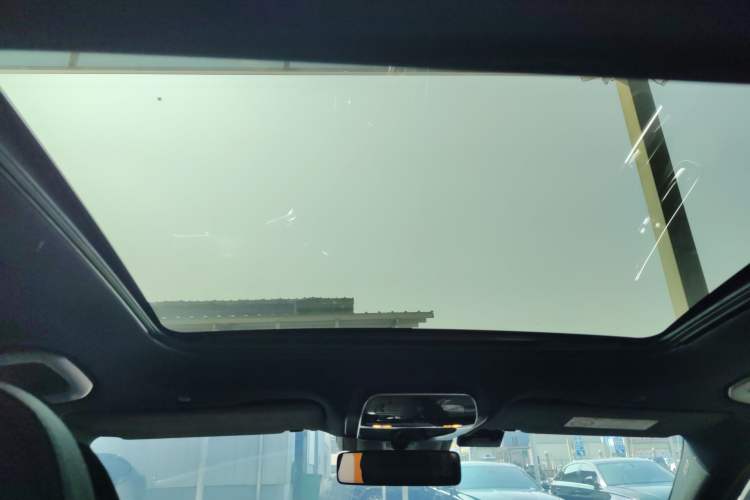 Used Mercedes-Benz C-Class 2024 Facelifted C-Class 260 L Night Edition Sports Version Headliner