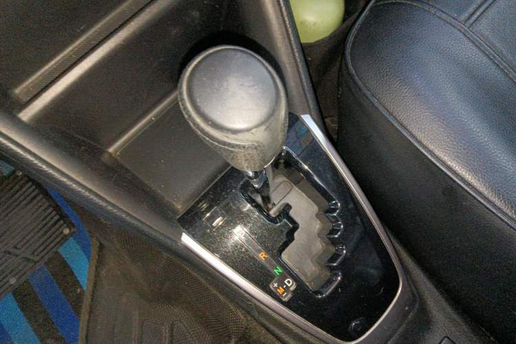 Used Toyota Vios FS 2017 1.5L CVT Trendy Edition Gear Lever