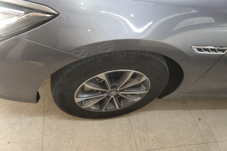 Used BYD Qin PLUS 2024 HONOR Edition DM-i 55KM Leading Model Left Front Wheel Hub