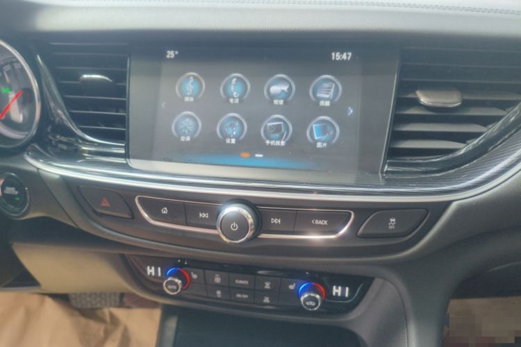 Used Buick Regal 2019 20T Elite Version China VI Standard Audio And AC Panel