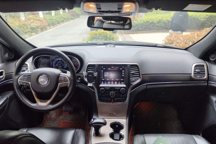 Used Jeep Grand Cherokee 2015 3.0TD Diesel Elite Navigation Edition
