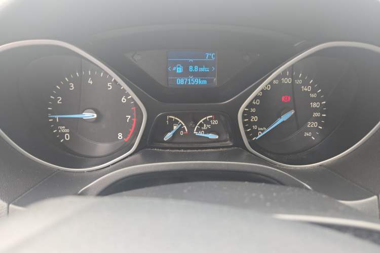 Used Ford Focus 2015 Hatchback 1.6L Manual Comfort Edition
