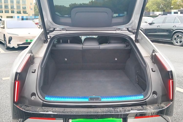 Used XPeng P7 2025 Model—750 All-Wheel-Drive High-Performance Ultra