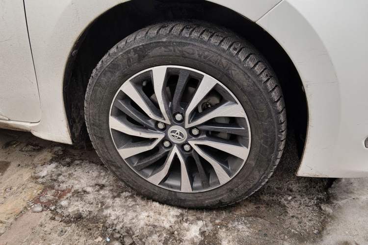 Used Toyota Corolla 2016 Dual-Engine 1.8L E-CVT Elite Edition
