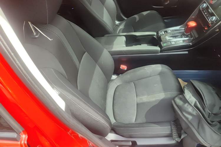 Used Honda Civic 2016 220TURBO CVT Luxury Edition Right Front Seat