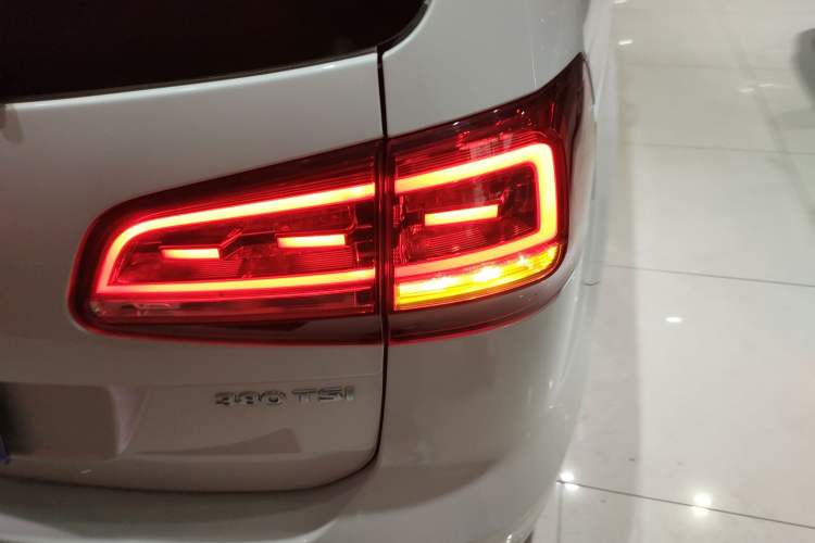 Used Volkswagen Sharan 2018 Revised Version 380TSI Comfort Edition 7-Seater
