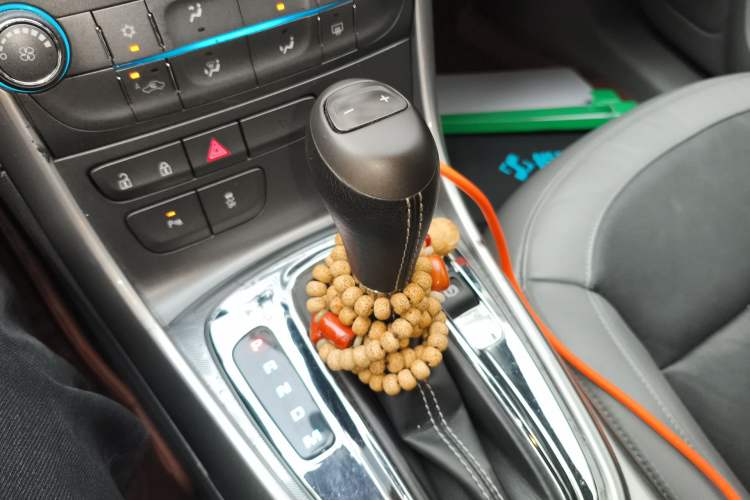 Used Chevrolet Malibu 2014 2.0L Automatic Luxury Edition Gear Lever