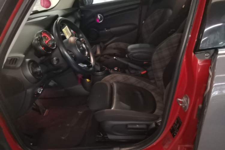Used MINI 2015 1.5T COOPER Fun Five-Door Edition
