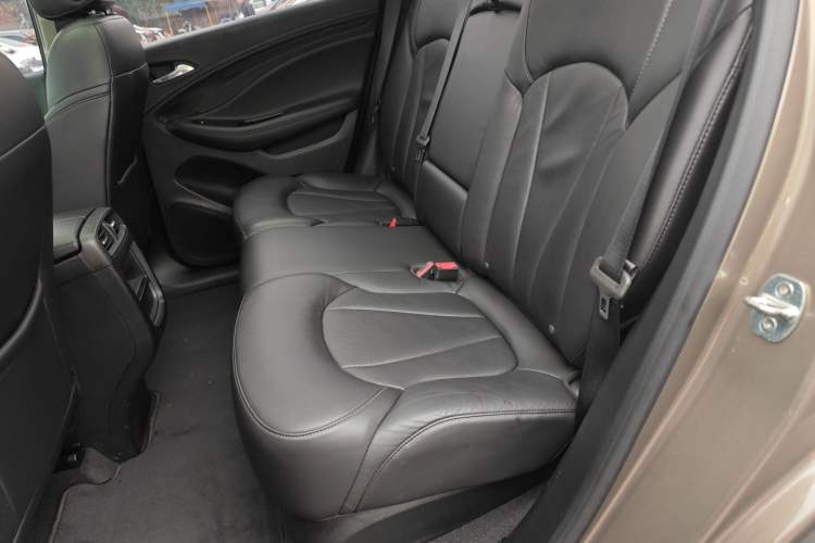 Used Buick Envision 2018 20T Two-Wheel-Drive Elite Model
