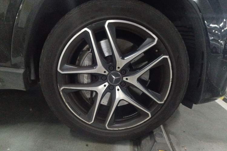 Used Mercedes-Benz GLE AMG 2020 AMG GLE 63 4MATIC+ Right Front Wheel Hub