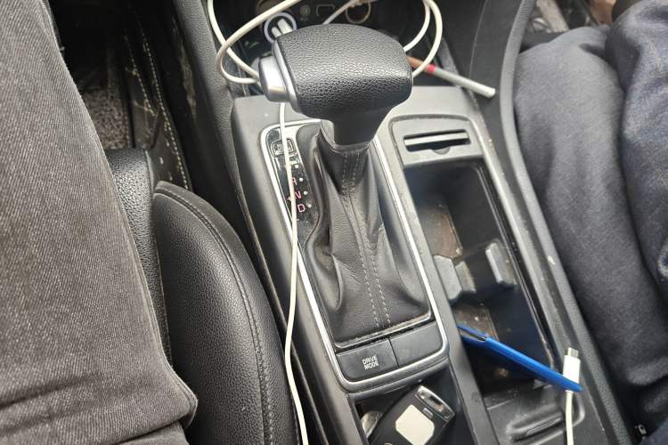 Used Kia K5 2016 2.0L Hybrid LUX Gear Lever