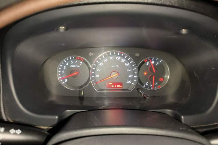 Used Changan Alsvin V3 2012 1.3L Manual Luxury Version China IV Standard