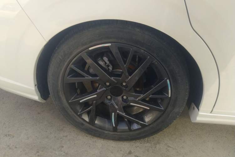 Used Dongfeng Aeolus Yixuan 2020 230T Automatic Dazzle Track Rider Edition
