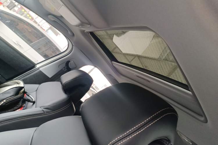 Used Peugeot 3008 2015 1.6THP Automatic Classic Edition Headliner