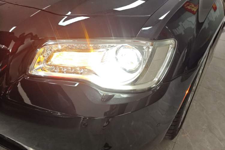 Used Chrysler 300C 2014 3.0L Excellence Edition