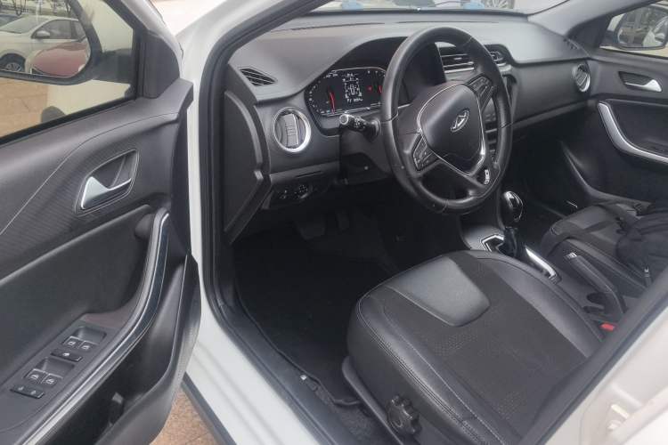 Used Chery Tiggo 3X 2018 1.5L Automatic Luxury Edition Driver Seat