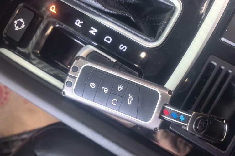 Used GAC Trumpchi GS7 2017 320T Two-Wheel-Drive Luxury Smart Connectivity Model