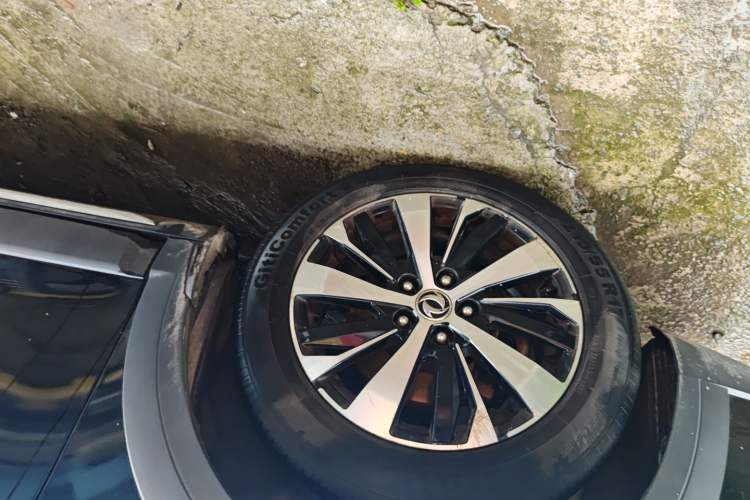 Used FORTHING Joyear X6 2017 Jingxiang Series 1.5T CVT Prestige Model Left Front Wheel Hub