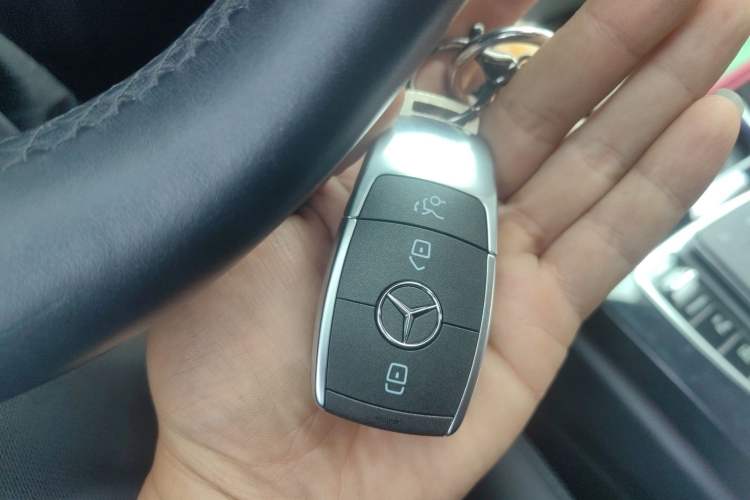 Used Mercedes-Benz C-Class 2019 C 260 Sport Edition Vehicle Key