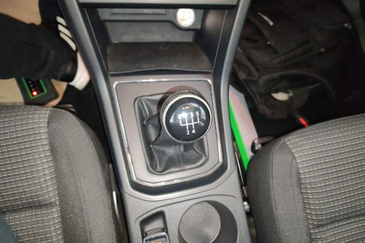 Used Volkswagen Touran 2016 Volkswagen Touran L 280TSI Manual Trend Edition
