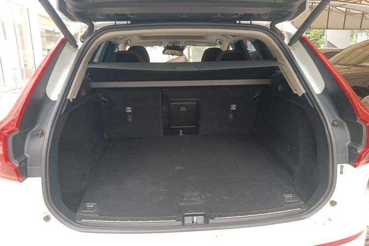 Used Volvo XC60 2019 T5 4x4 Smart Edition China V Standard
