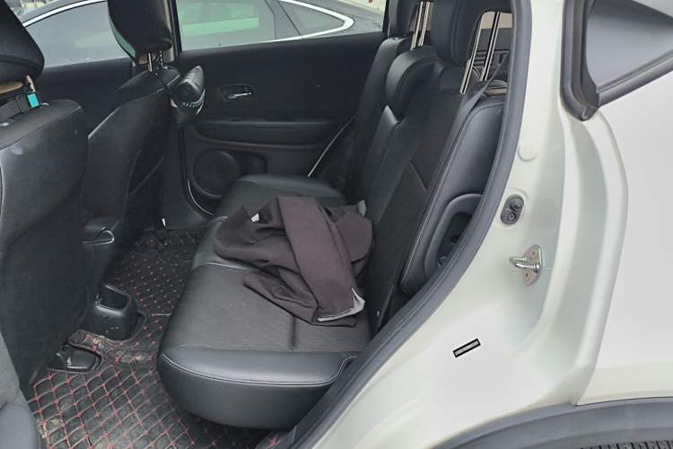 Used Honda Vezel 2020 1.5L CVT Pioneer Edition Left Rear Seat