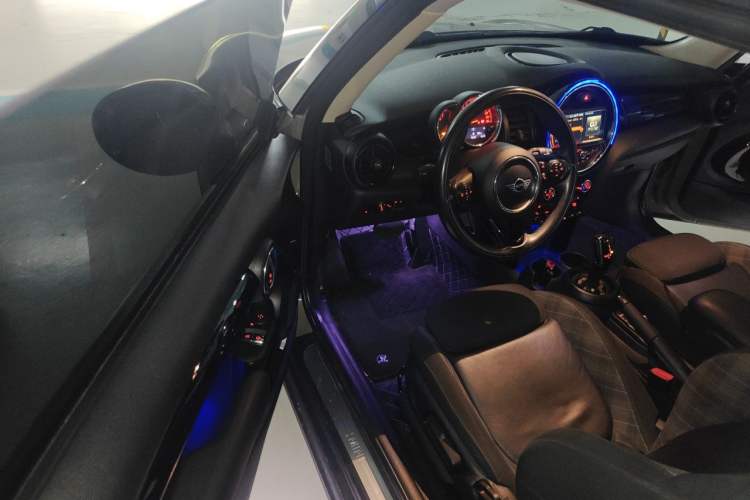 Used MINI 2018 1.5T COOPER Classic Edition