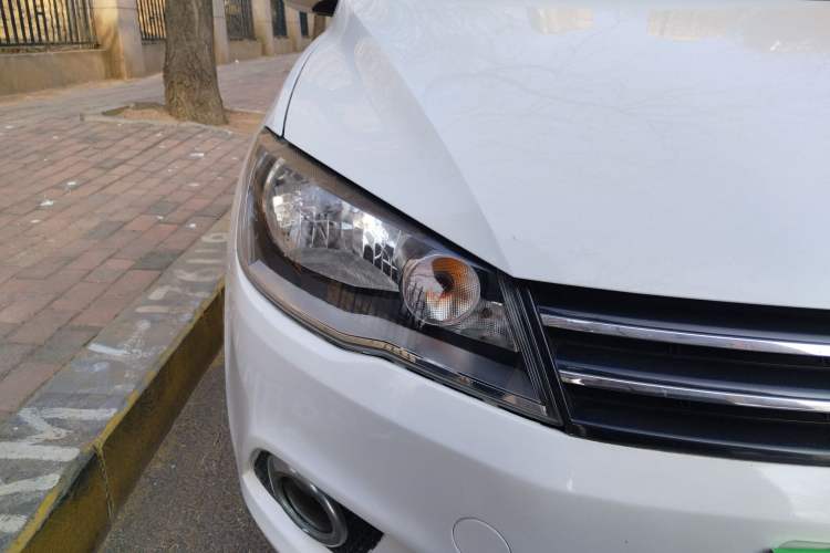 Used Volkswagen Jetta 2013 1.6L Manual Comfort Model Right Front Headlight