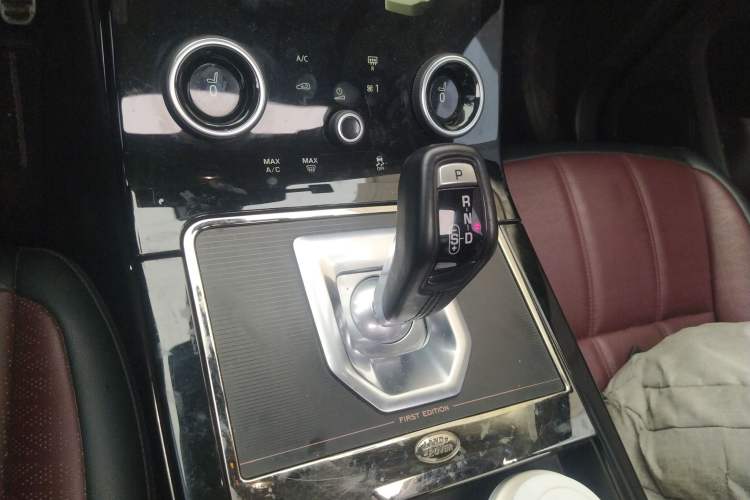 Used Land Rover Range Rover Evoque 2021 Range Rover Velar L 249PS R-Dynamic First Edition