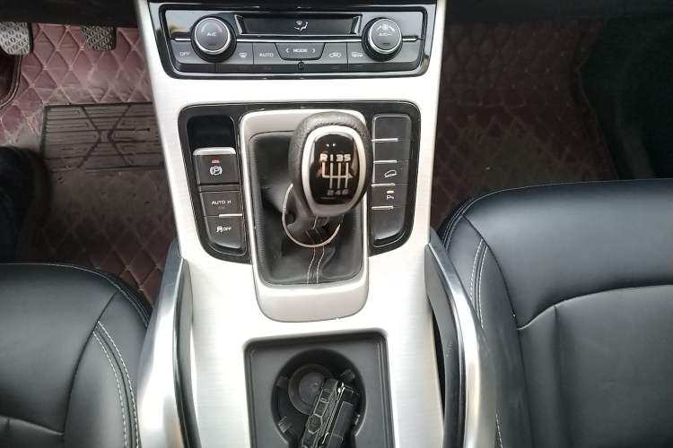 Used Geely Auto Emgrand X7 Sport 2016 2.0L Manual ZhiShang Version
