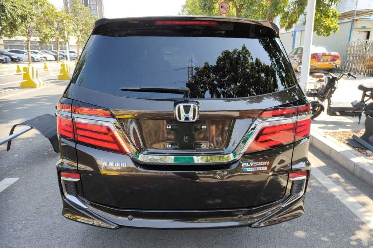 Used Honda Elysion 2019 2.0L Hybrid Luxury Edition
