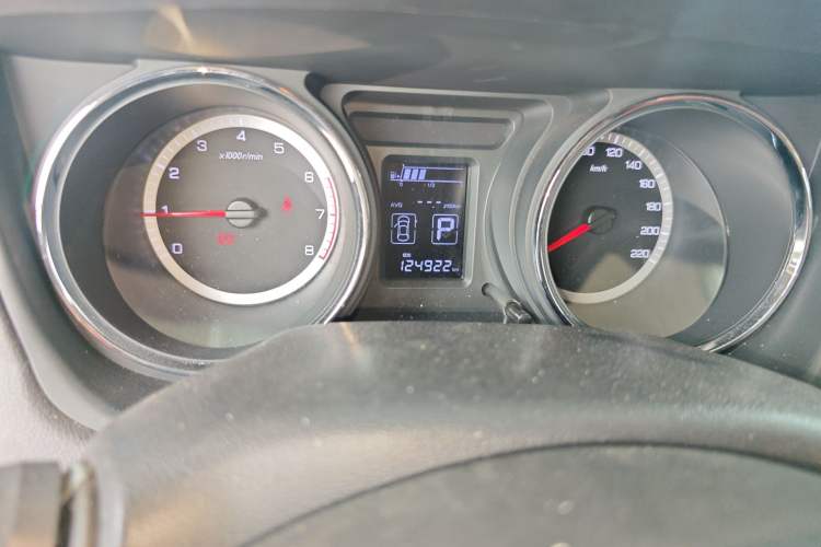 Used Dongfeng Aeolus A60 2016 1.6L Automatic Luxury Model Odometer Close Up