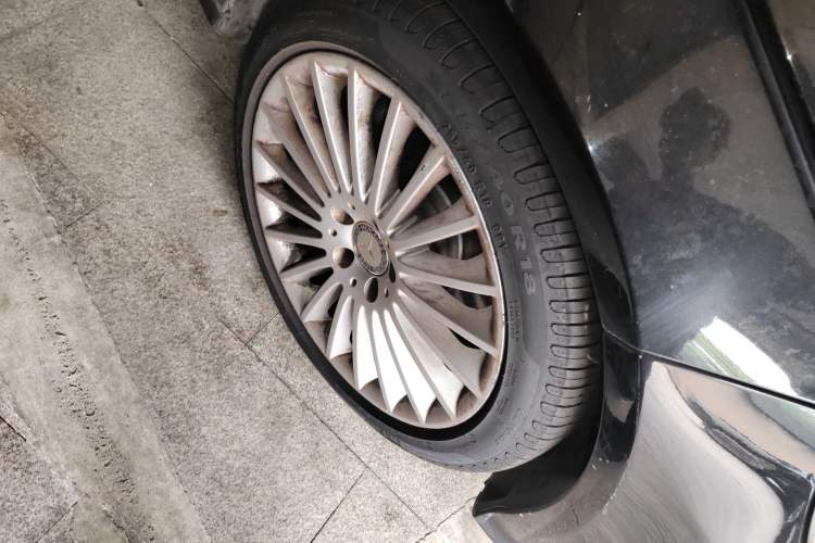 Used Mercedes-Benz E-Class 2015 E 260 L Right Front Wheel Hub