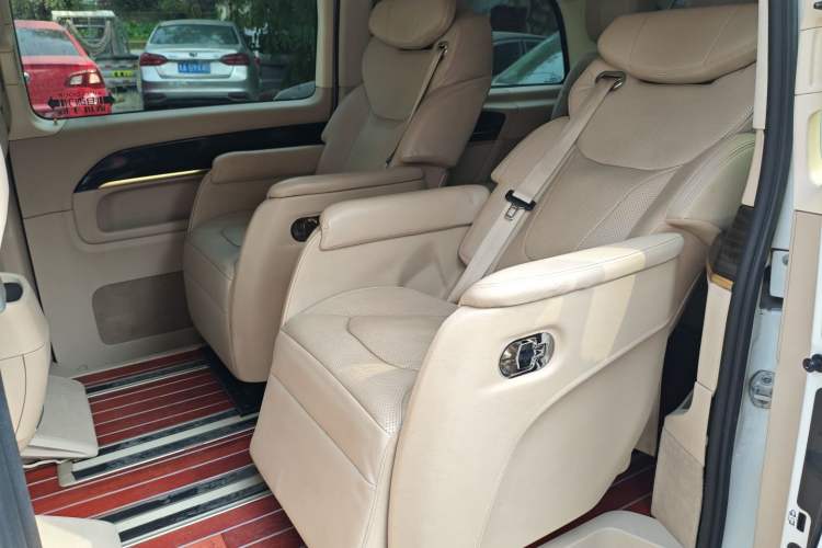 Used Mercedes-Benz V-Class 2016 V 260 Avantgarde Edition