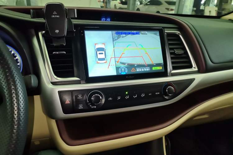 Used Toyota Highlander 2017 2.0T Two-Wheel Drive Elite Version 7 Seats