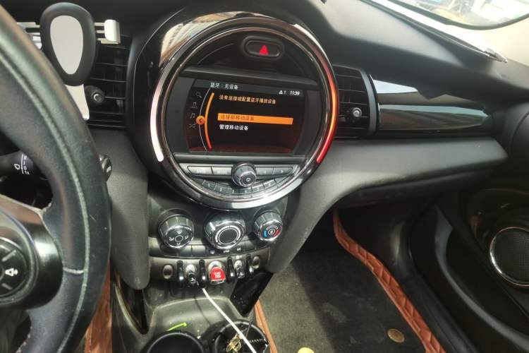 Used MINI 2018 1.5T ONE PLUS Five-Door Edition Audio And AC Panel